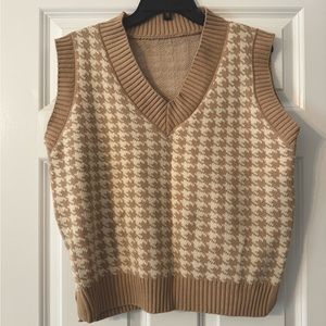 Abercrombie and Fitch Houndstooth Brown Sweater Vest